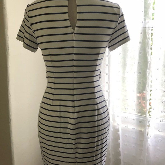 SALE!  Banana Republic Dress - Picture 4 of 6